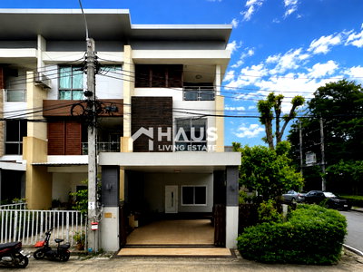 Townhouses for sale Pak Kret Nonthaburi : Pattra Mo Town / 3 Bedrooms #TCWT085