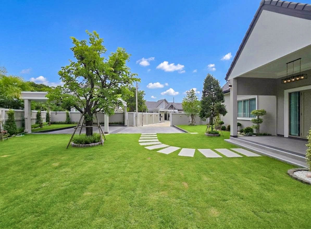 รูป High End Pool Villa for Sale East Pattaya 4 Bed Private Pool - รูปที่ 18/21
