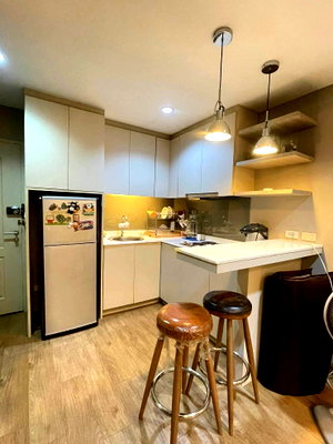 Condos for sale : State Tower condo on Bang Rak Road, per square meter under 100,000 baht, river view.