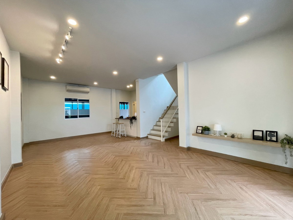 รูป ขาย บ้านเดี่ยวรีโนเวทใหม่ พร้อมพัฒน์ 1 หทัยราษฎร์ 39 แต่งสไตล์ MUJI Minimal พร้อมเข้าอยู่ ราคาคุ้มกว่าหลังอื่น - รูปที่ 6/34