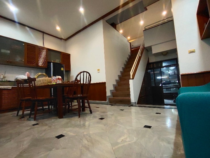รูป For Rent (ให้เช่า) อาคาร4ชั้นเล่นระดับที่หายาก ซื้อพักอาศัย หรือ เปิดกิจการ ในพื้นที่นี้ พร้อมเฟอร์นิเจอร์ +แอร์ติดตั้งทุกห้อง พร้อมอยู่ - รูปที่ 8/34
