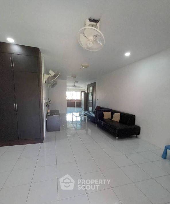 รูป บ้าน 2 ห้องนอน สำหรับขาย หมู่บ้าน รัตนกรณ์วิลเลจ 10 พัทยาตะวันออก (ID 3155515) - รูปที่ 2/5