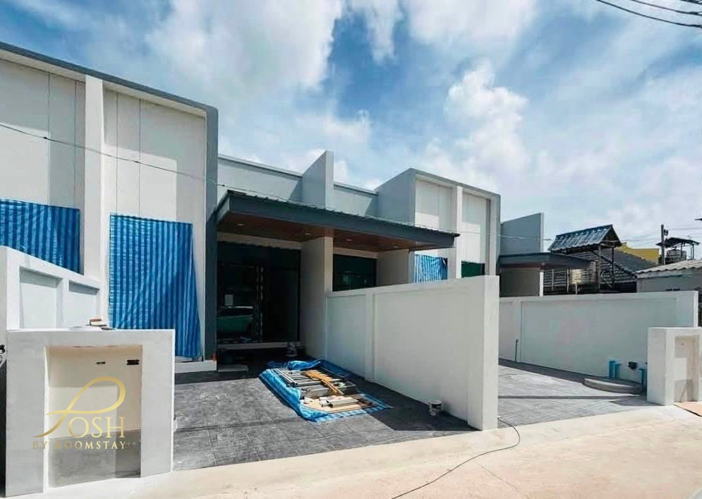 picture Brand-New Modern Townhomes Thanuthep Soi, Chalong Start your next chapter in a thoughtfully designed modern home - 6/12