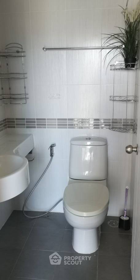 picture 2-BR Condo 53 Sqm, 18th-Floor At Lumpini Park Rama 9 (MRT Phra Ram 9) (ID 476286) - 11/11