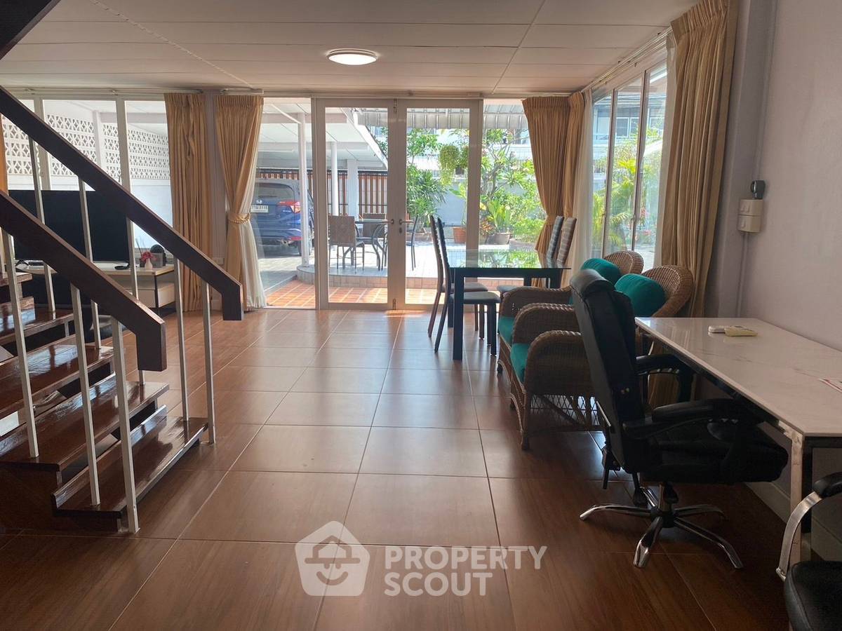 picture Pet-Friendly 4-BR House For Rent Near Bang Chak, Phra Khanong (ID 1549488) - 10/38