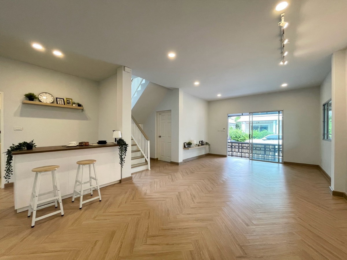 รูป ขาย บ้านเดี่ยวรีโนเวทใหม่ พร้อมพัฒน์ 1 หทัยราษฎร์ 39 แต่งสไตล์ MUJI Minimal พร้อมเข้าอยู่ ราคาคุ้มกว่าหลังอื่น - รูปที่ 10/34