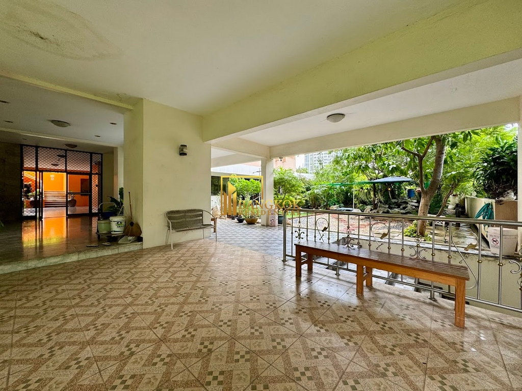 รูป Tongthip Mansion | Renovated 3 Bed Condo in Phrom Phong - BR61946CD - รูปที่ 37/39
