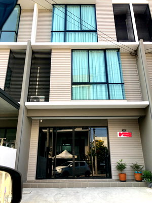 ทาวน์โฮม ปทุมธานี : ขายทาวน์โฮม 3 ชั้น   โครงการพาทิโอ พหลโยธิน 92