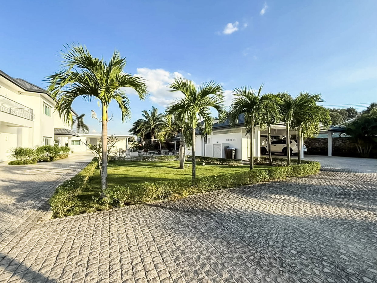 picture 8 Bedroom Luxury Estate for Sale Mabprachan Pattaya - 24/28