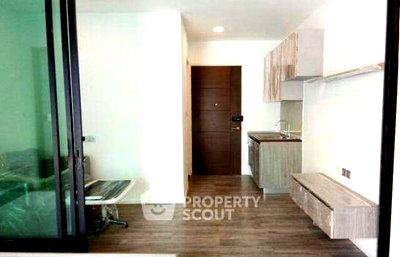 Condos for rent : 1-BR Condo For Rent, Brown Condo Ratchada 32, 7th-Floor (ID 421758)