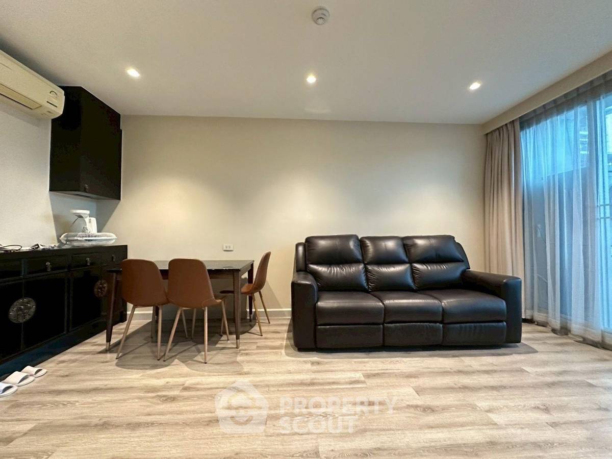 picture 2-BR Condo At Centric Sathorn-St. Louis, 200m to BTS Saint Louis (ID 3153898) - 3/9