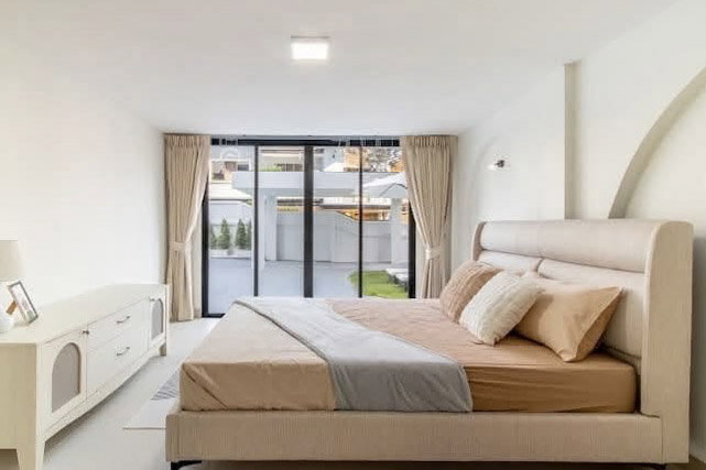 picture High End Pool House for Sale Central Pattaya 7 Bedroom - 12/21