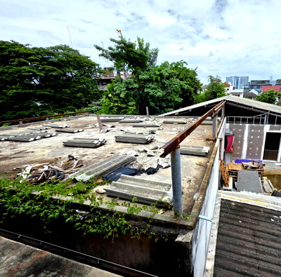 โรงงาน ม.กรุงเทพ กล้วยน้ำไท : ขายที่ดินพร้อมอาคาร 4ชั้น ซอยสุขุมวิท64 เนื้อที่ 220 ตร.ว  ติดถนนคอนกรีตกว้าง ที่สวยแปลงหน้ากว้าง ไฟฟ้า 3เฟส  ใก้ลBTSปุณณวิถี ทางด่วน  ทรูดิจิตอลพาร์ค 