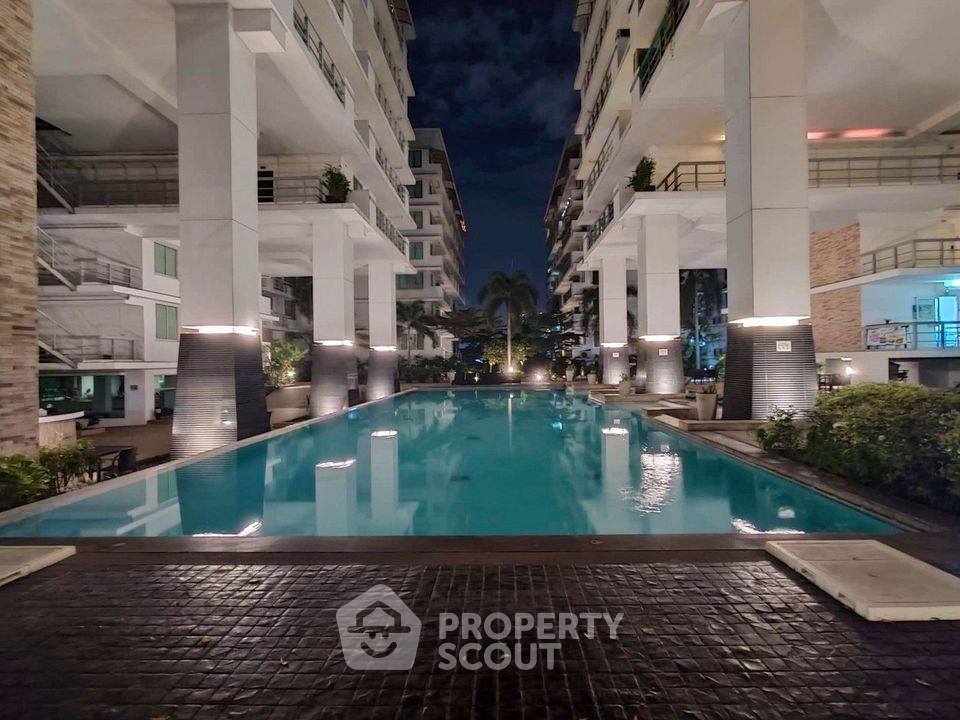 picture Well-Priced 2-BR Condo, Waterford Sukhumvit 50, Near BTS On Nut (ID 995309) - 23/23