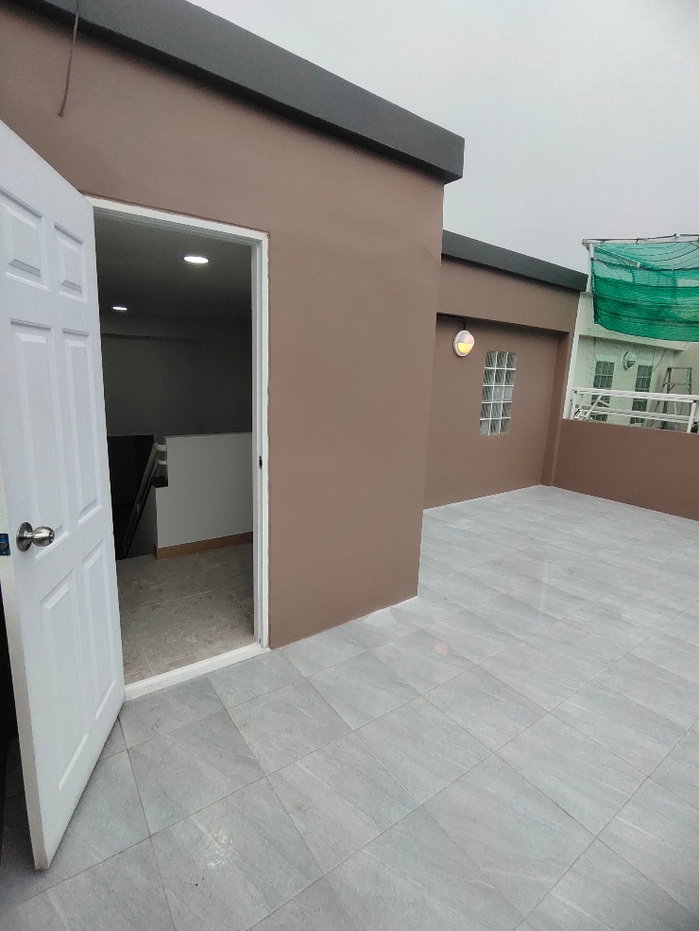 รูป For Rent (ให้เช่า) อาคาร4ชั้นเล่นระดับที่หายาก ซื้อพักอาศัย หรือ เปิดกิจการ ในพื้นที่นี้ พร้อมเฟอร์นิเจอร์ +แอร์ติดตั้งทุกห้อง พร้อมอยู่ - รูปที่ 24/34