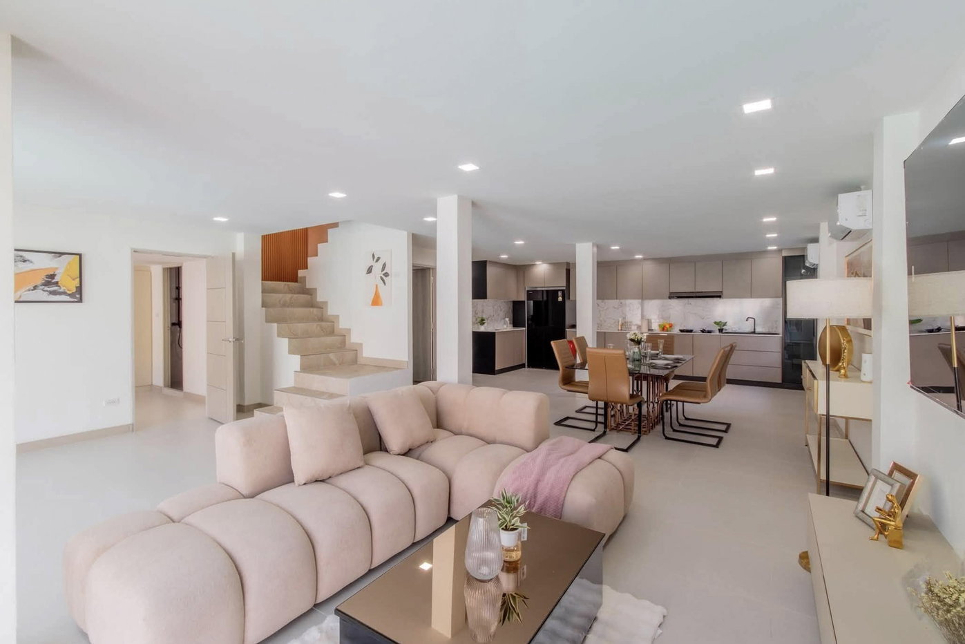 picture High End Pool House for Sale Central Pattaya 7 Bedroom - 2/21