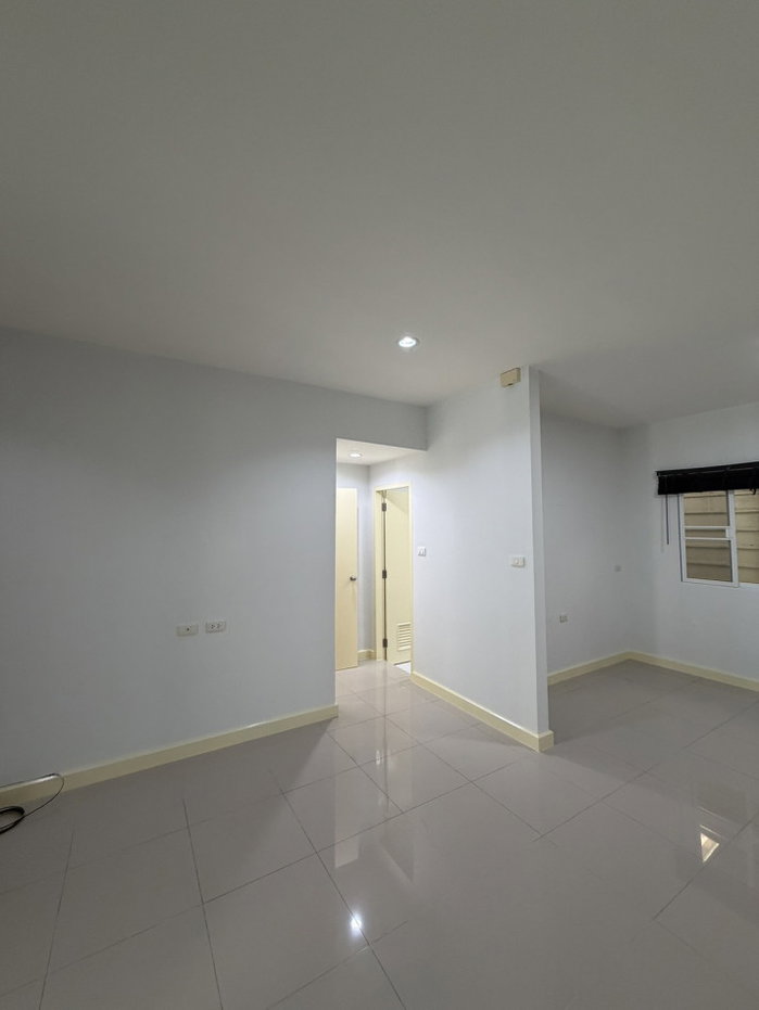 รูป ขายทาวน์เฮาส์ 2 ชั้น 20 ตร.ว. หมู่บ้านซิตี้เซนส์ วัชรพล | * หลังบ้านไม่ติดใคร ใกล้เพลินนารีมอลล์ - รูปที่ 6/12