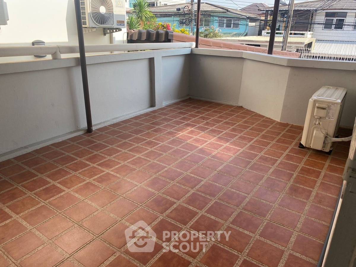 picture Pet-Friendly 4-BR House For Rent Near Bang Chak, Phra Khanong (ID 1549488) - 34/38