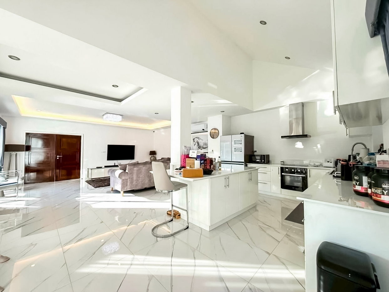 picture 8 Bedroom Luxury Estate for Sale Mabprachan Pattaya - 4/28