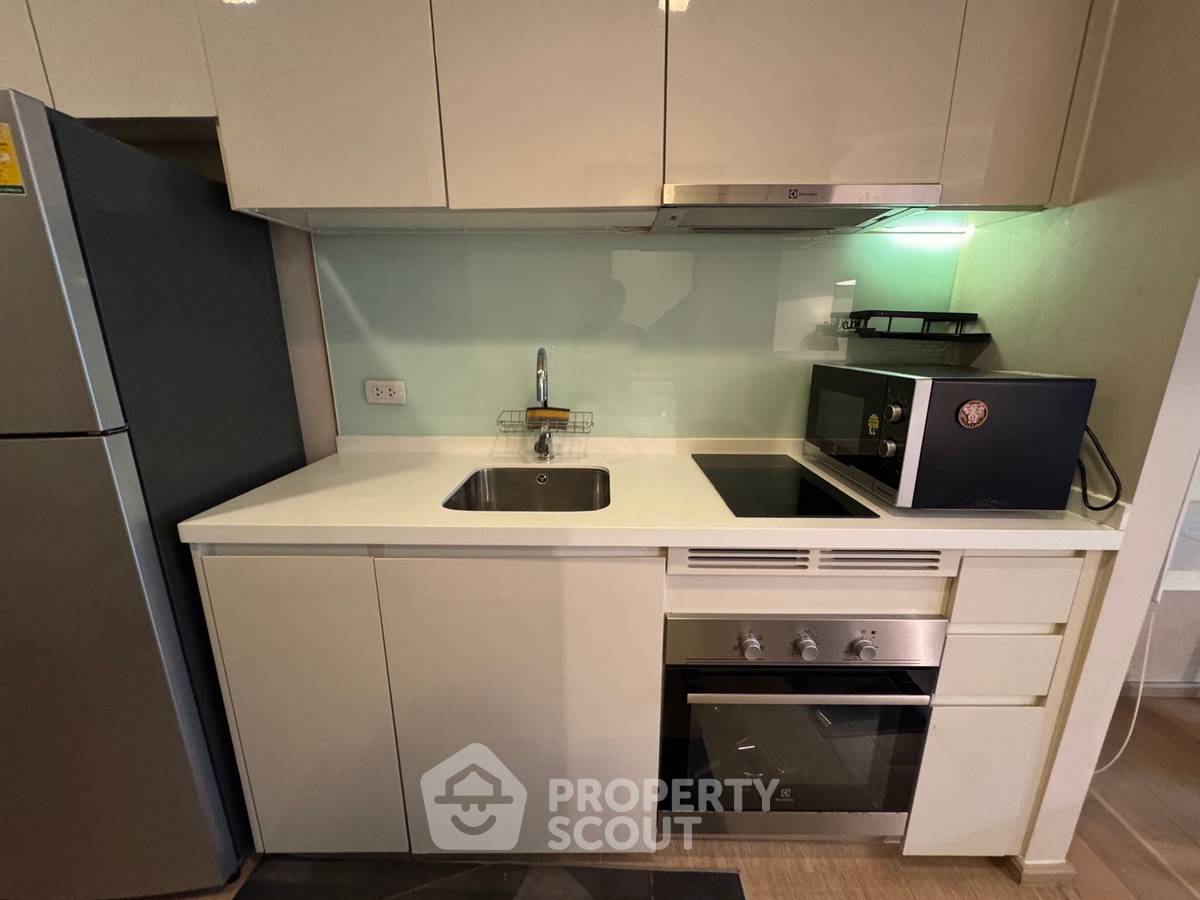 picture Ground-Floor 1-BR Condo For Rent, LIV @ 49 Near BTS Thong Lor (ID 2703752) - 16/42
