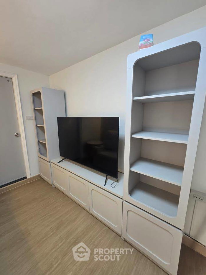 picture Well-Priced 2-BR 48 Sqm Condo At Lumpini Place Suanplu, MRT Lumphini (ID 2888532) - 2/8