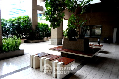 Condos for rent : High-Floor 2-BR 150 Sqm At Asoke Tower Near MRT Phetchaburi (ID 883344)