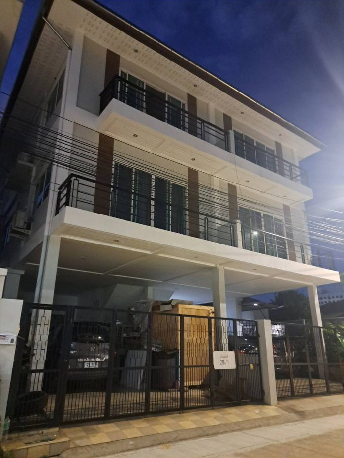 picture Home/Home Office in Soi Pattanakarn 50 - 5/14
