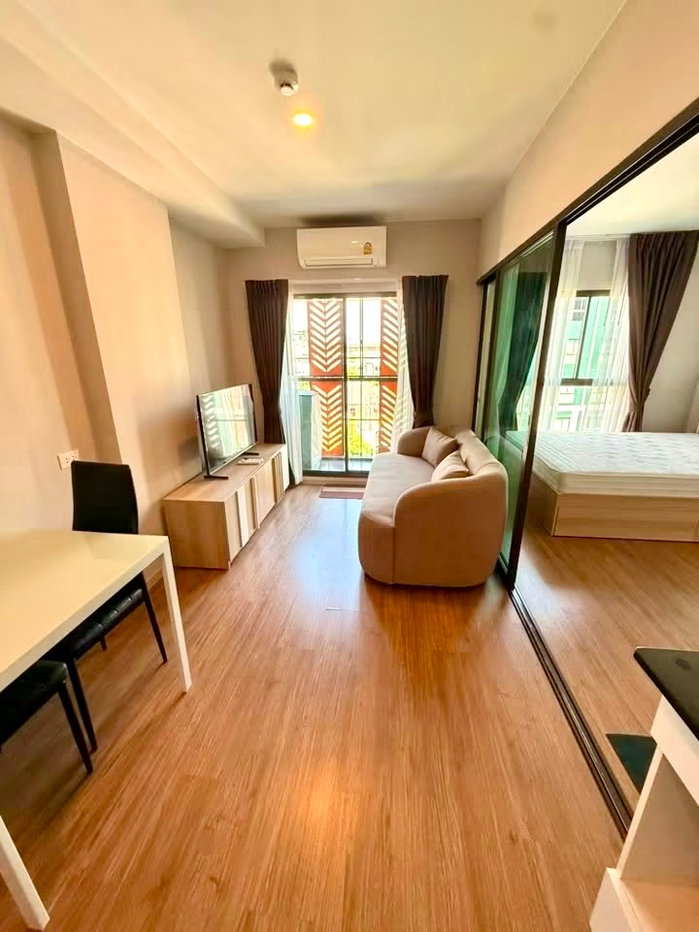picture Nice room - Ready to move in Aug 26 - 1/16