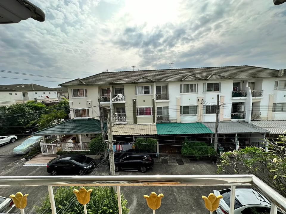 รูป R3125 ให้เช่าทาวน์โฮม 3 ชั้น ศุภาลัย วิลล์ เอกมัย รามอินทรานวลจันทร์ 64 เฟอร์ฯ ครบ (ว่างค่ะ) - รูปที่ 13/17