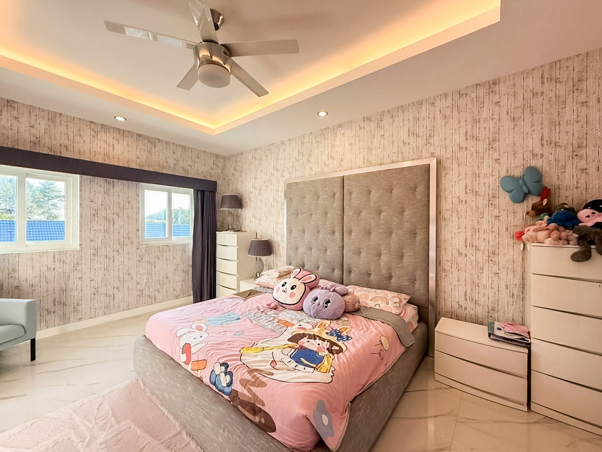 picture 8 Bedroom Luxury Estate for Sale Mabprachan Pattaya - 15/28