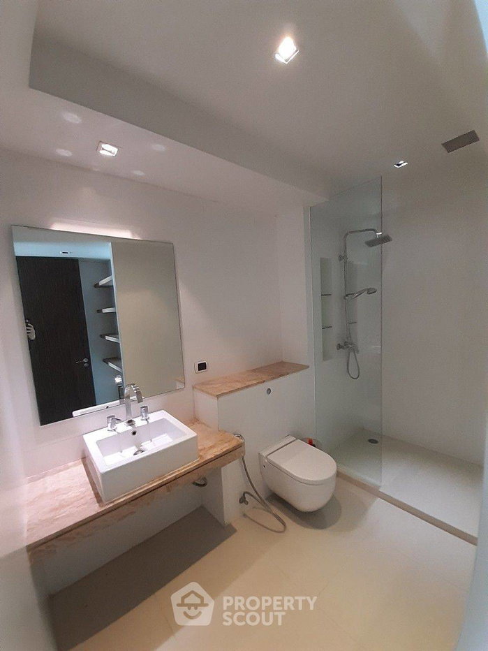 picture Pet-Friendly 2-BR 173 Sqm, High-Floor, The Lakes Bangkok (BTS Asoke) (ID 2244577) - 13/16