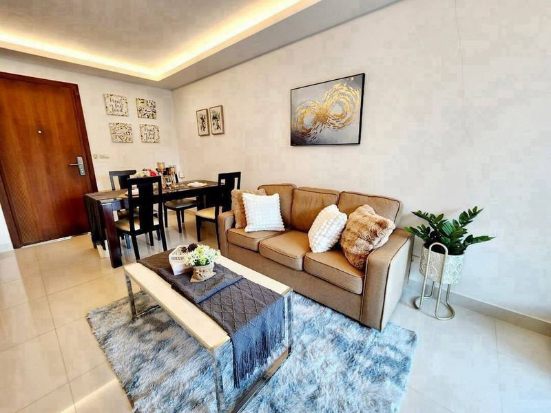 รูป Pool View Condo for Sale Club Royal Condominium Wongamat - รูปที่ 2/10