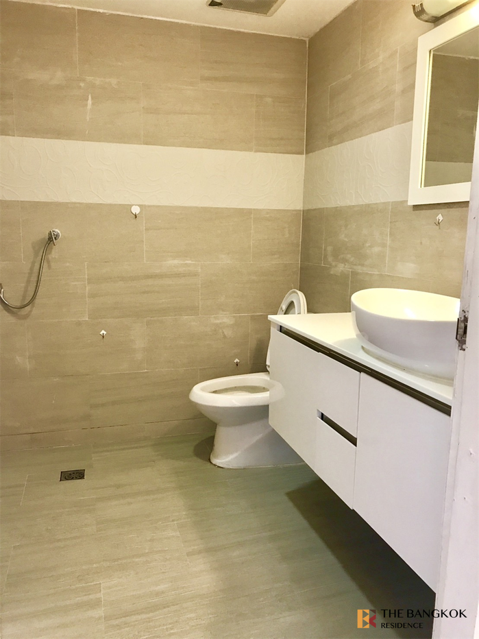 picture Luxurious Design, Elevated Atmosphere Royal Castle Sukhumvit near BTS Phrom Phong - 4/10