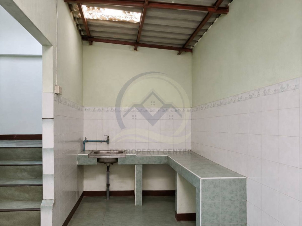 รูป หมู่บ้านปรีชา 9 ทาวน์โฮม 2 ชั้น ซอยรามคำแหง 186 มีนบุรี ทำเลศักยภาพ ต่อเติมครบ ติดถนนรามคำแหง ใกล้รถไฟฟ้า เปิดโอกาสให้เจรจาต่อรองได้ - รูปที่ 8/16