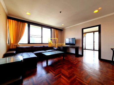 คอนโดให้เช่า : Lake Green | Comfortable 2 Bedroom Condo For Rent in Nana - BR3310CD