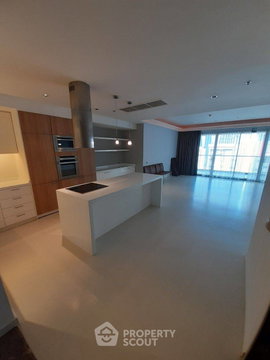 Pet-Friendly 2-BR 173 Sqm, High-Floor, The Lakes Bangkok (BTS Asoke) (ID 2244577)