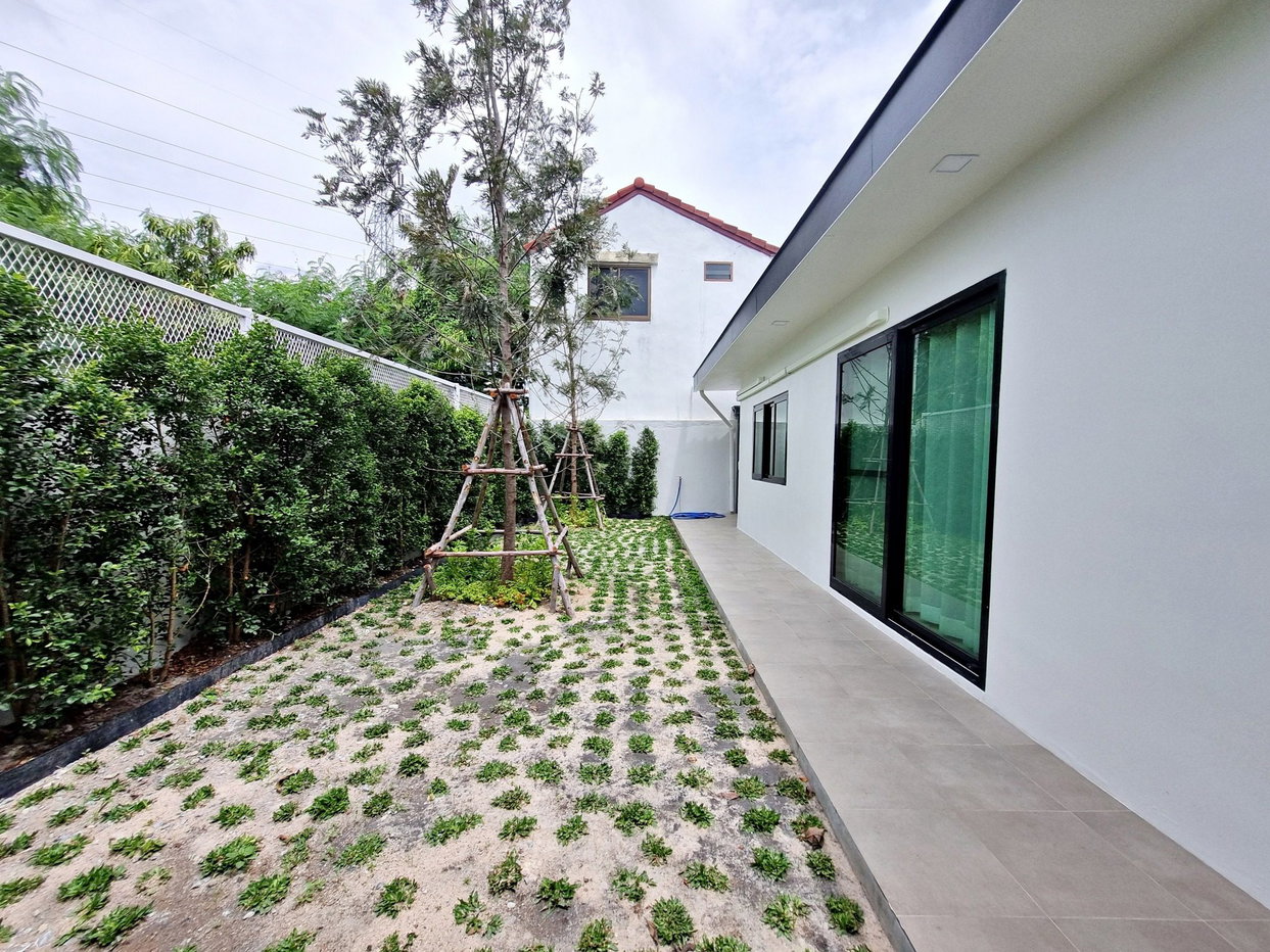 รูป Modern 3-Bedroom Corner House for Rent in East Pattaya - รูปที่ 16/17