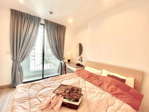 P-55466 🏙️ Spacious 2 Bed Fully Furnished Condo for Rent Ideo Mobi Phayathai Near BTS Phaya Thai Line ID: @easythaihome 085-592-2897