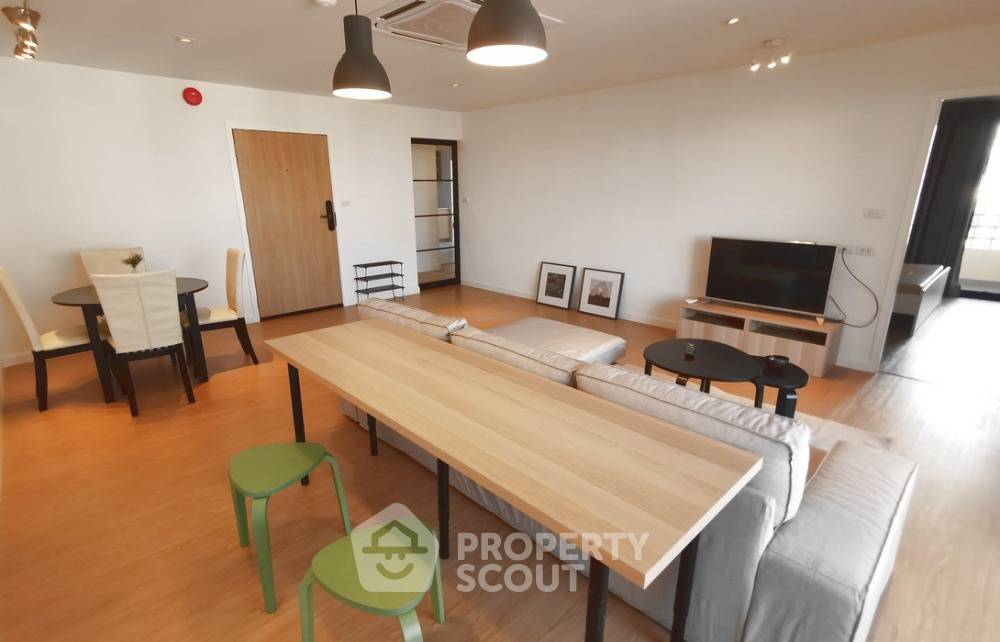 picture 2-BR 117 Sqm On 10th Floor At Sampoom Garden Condo, 200m to BTS Saint Louis (ID 804551) - 3/11
