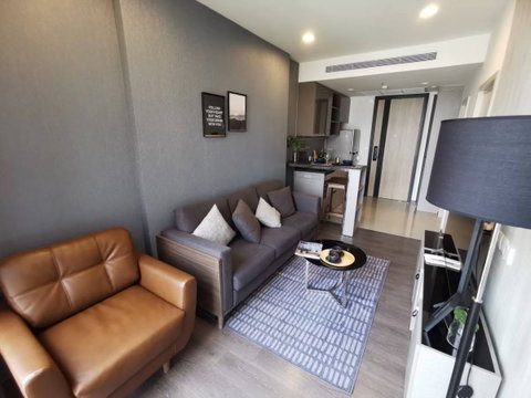 RS7266 For Rent: Oka HAUS Sukhumvit 36, Beautiful Condo Near BTS Thonglor with Shuttle Service