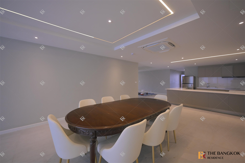 รูปภาพ Ultimate Luxury Lifestyle with Convenience Premier Condominium near BTS Phrom Phong