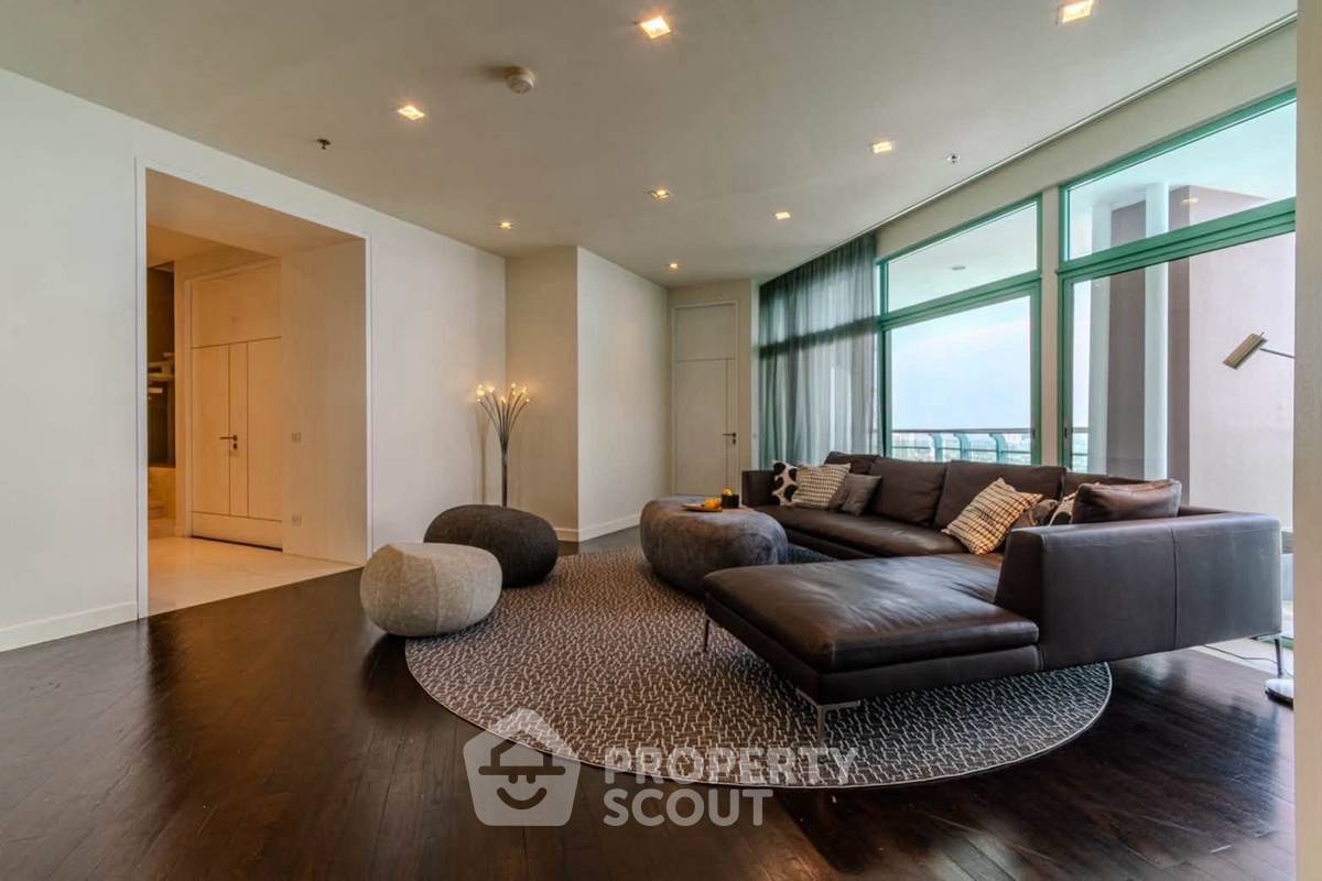 picture 5-BR 381 Sqm High-Floor Condo At Chatrium Riverside, BTS Saphan Taksin (ID 3153392) - 6/17