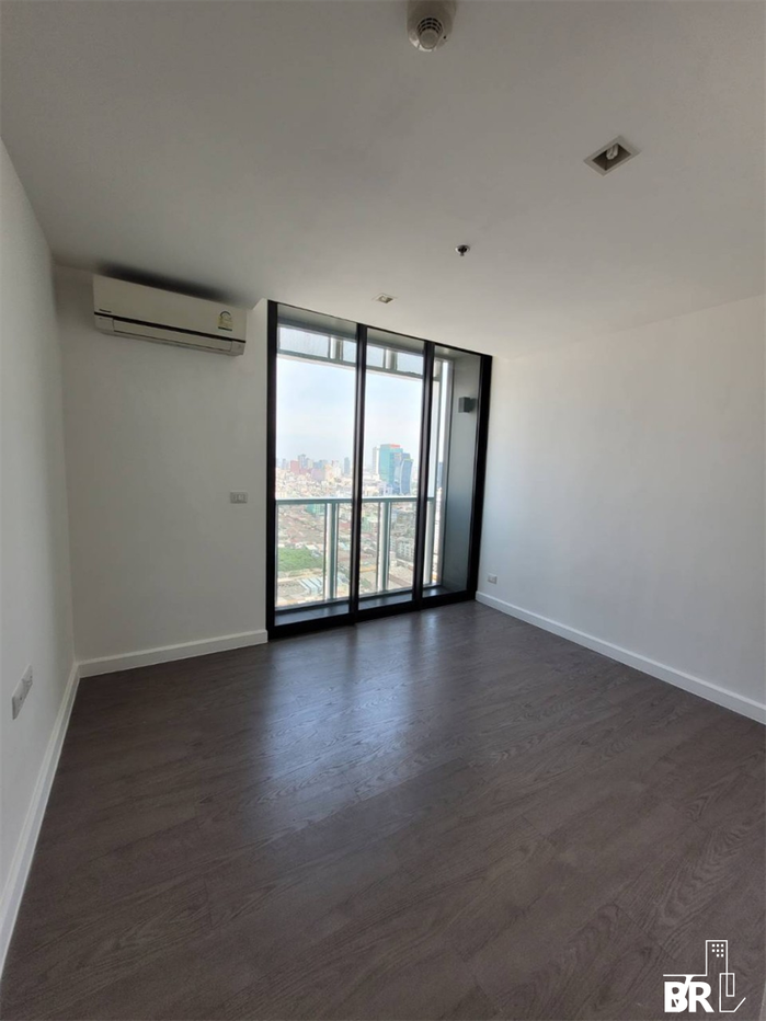 picture A Space I.D. Asoke-Ratchada Location Near Employment, Surrounded by Lifestyles - 3/10