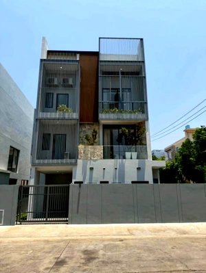 บ้านเดี่ยว กรุงเทพมหานคร : ขายบ้านเดี่ยว 3 ชั้น โครงการปรีชา ราม 3 – รามคำแหง–พัฒนาการ บ้านหลังใหญ่ พร้อมลิฟต์ส่วนตัว ขายต่ำกว่าราคาประเมิน