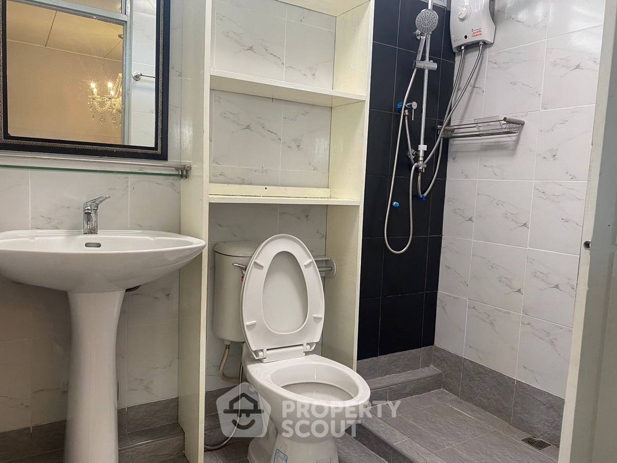 picture Pet-Friendly 4-BR House For Rent Near Bang Chak, Phra Khanong (ID 1549488) - 28/38