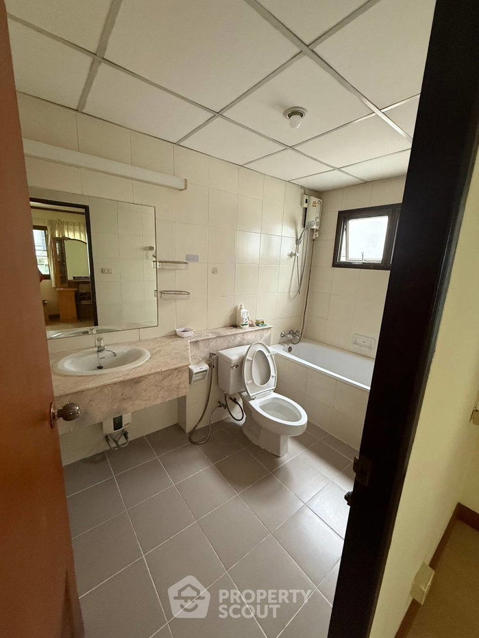 รูป คอนโด 2 ห้องนอน Aree Place สุขุมวิท 26 ใกล้ BTS พร้อมพงษ์ (ID 998963) - รูปที่ 10/16