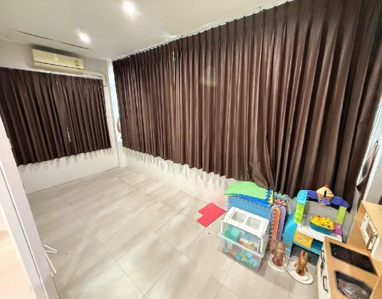 รูป ให้เช่าHome Office 3 ชั้น ใจกลางพระราม 9 / ทำเล พระราม 9 / พระราม 9 ซอย 62 / แอร์ 3 เครื่อง / อยู่อาศัย หรือ Home Office - รูปที่ 3/11