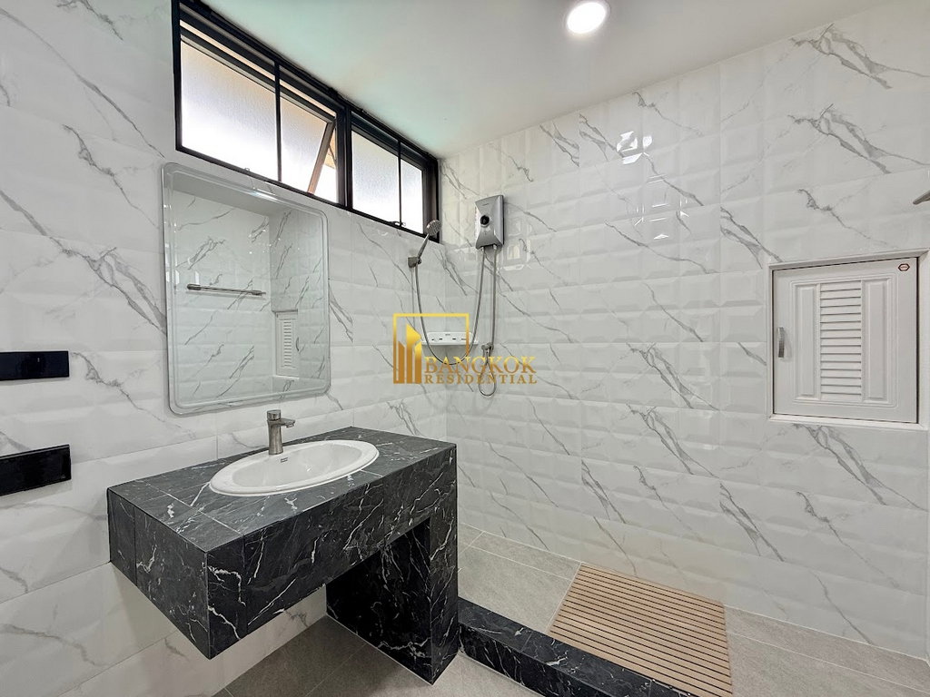 picture Tongthip Mansion | Spacious 3 Bedroom Condo in Phrom Phong - BR61911CD - 14/38
