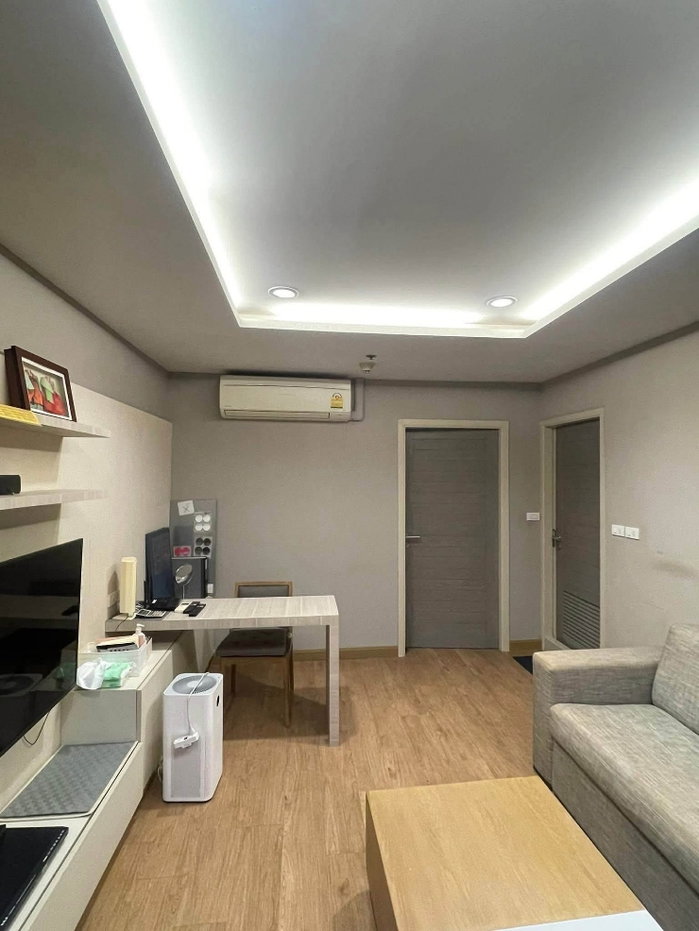 picture State Tower condo on Bang Rak Road, per square meter under 100,000 baht, river view. - 3/17