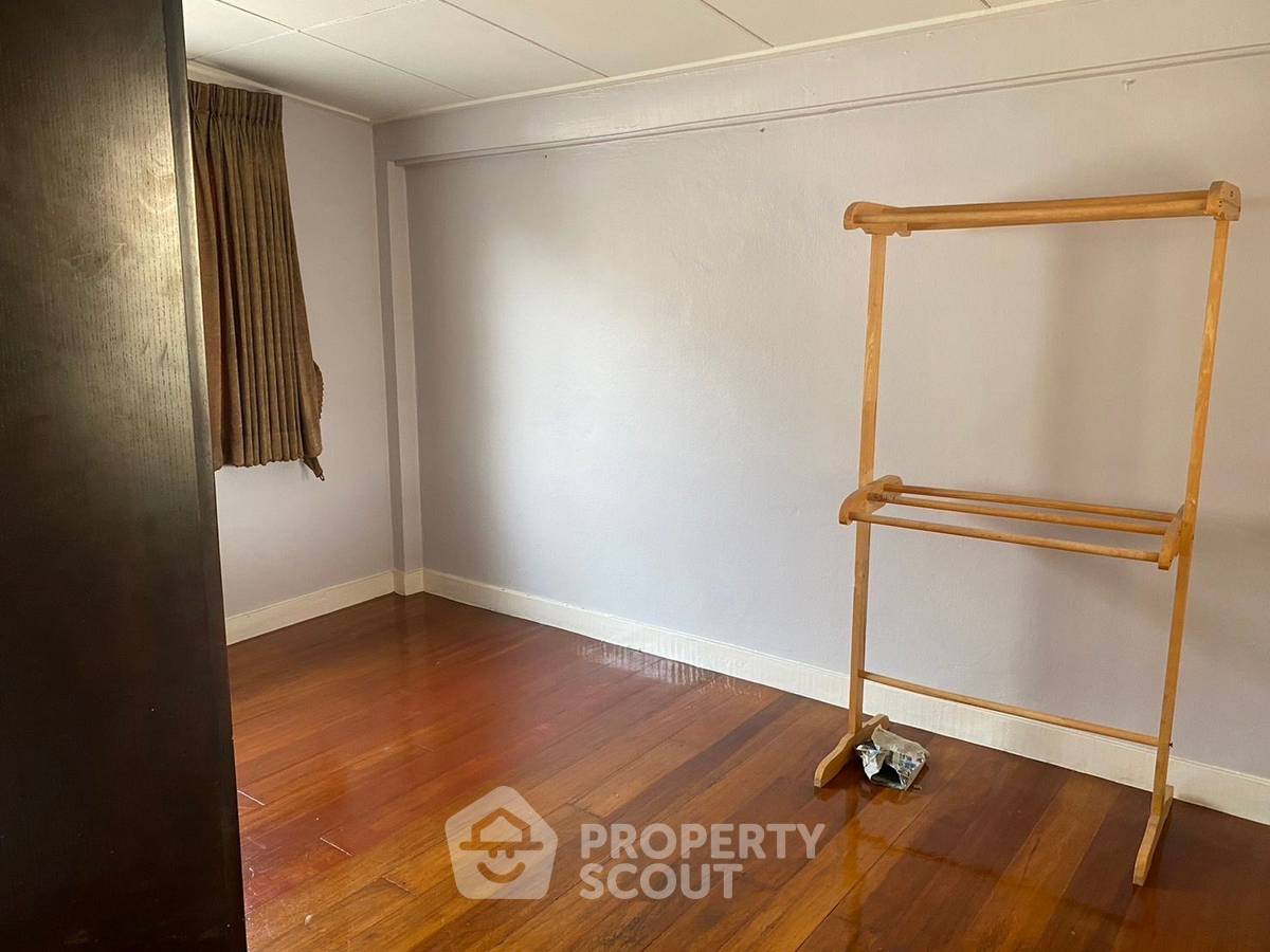 picture Pet-Friendly 4-BR House For Rent Near Bang Chak, Phra Khanong (ID 1549488) - 35/38